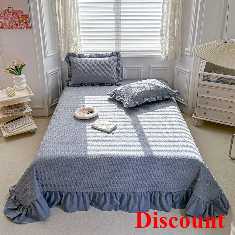 Version wrinkled yarn lace padded bed cover three-piece set knitted embroidered summer quilt Xia Liang quilt
Version wrinkled yarn lace padded bed cover three-piece set knitted embroidered summer quilt Xia Liang quilt