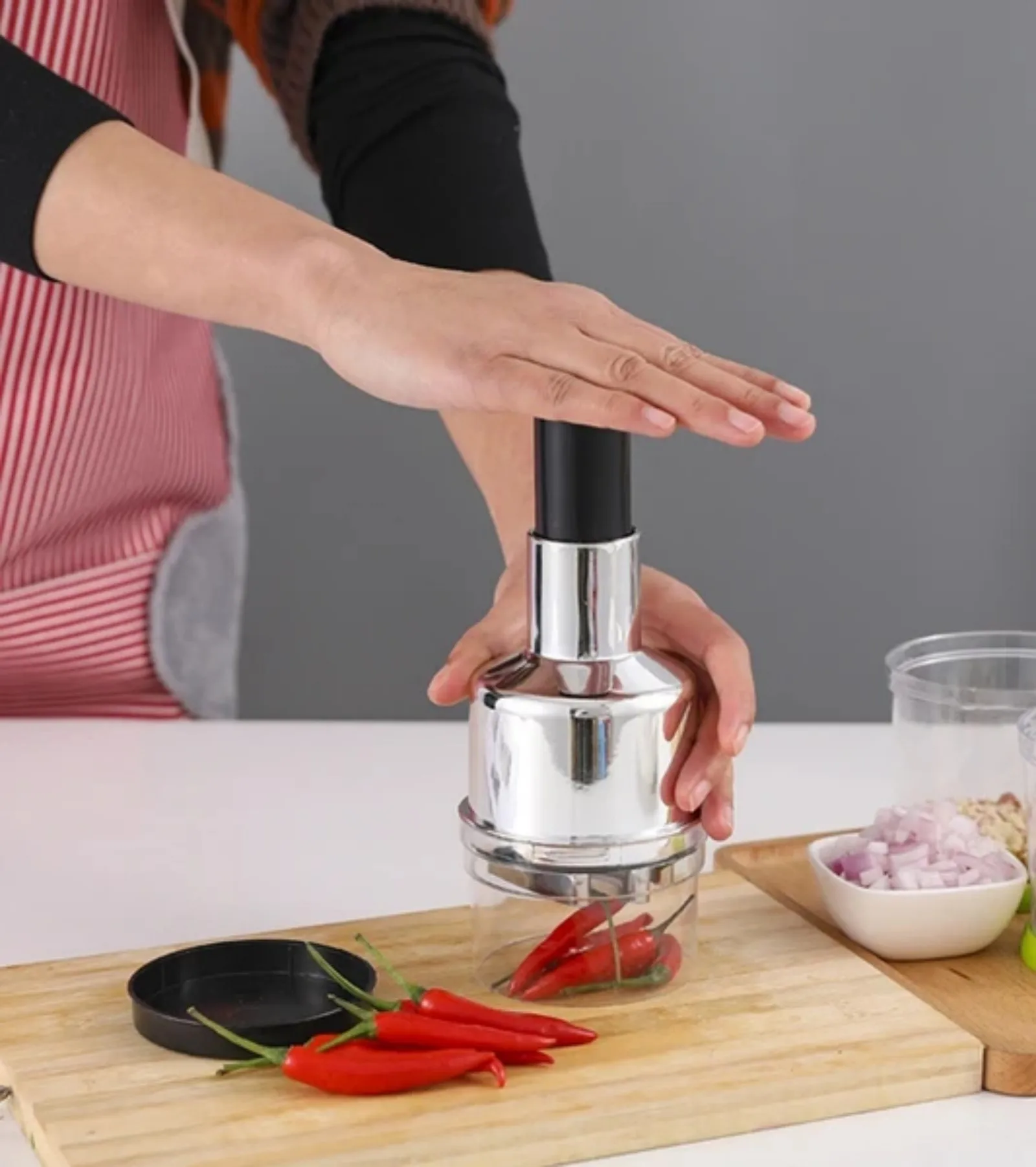 Vegetable Fruit Salad Onion Garlic Food Hand Chopper Cutter Slicer Peeler Dicer
Vegetable Fruit Salad Onion Garlic Food Hand Chopper Cutter Slicer Peeler Dicer