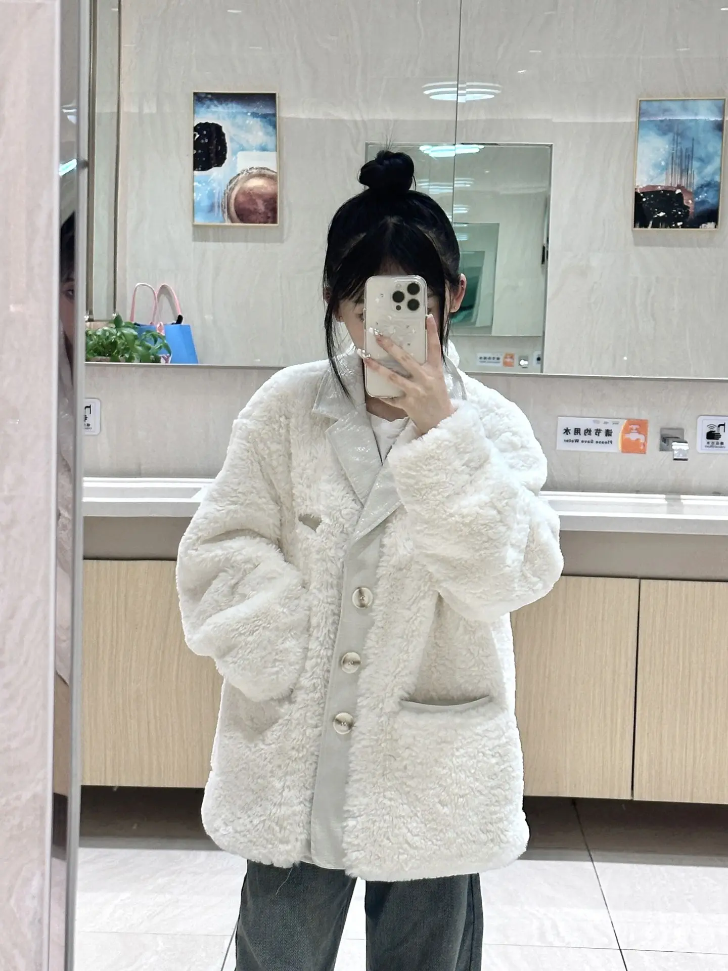 Lamb Wool Jacket Woman Purple Retro Style Vintage Fashion Old School Look Traditional Aesthetic Conventional Approach Standard
Lamb Wool Jacket Woman Purple Retro Style Vintage Fashion Old School Look Traditional Aesthetic Conventional Approach Standard