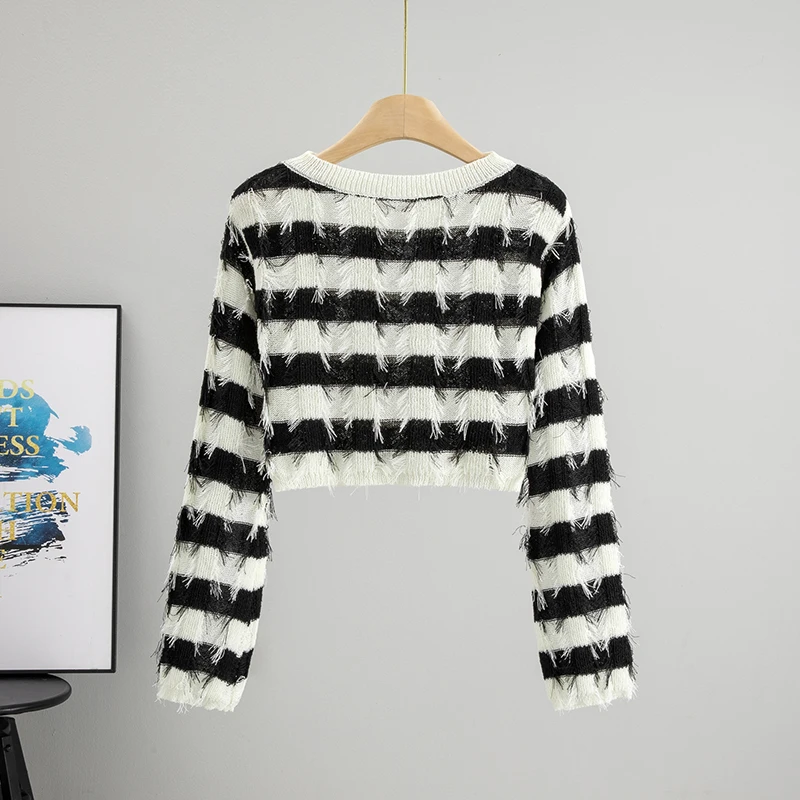 Autumn Women knitted Long sleeve 2025 Thin Sweater Female Stripe O Neck Pullover Ladies knit Sexy Crop Hot Girl Top
Autumn Women knitted Long sleeve 2025 Thin Sweater Female Stripe O Neck Pullover Ladies knit Sexy Crop Hot Girl Top