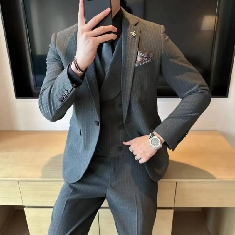 ZX222High-end double-breasted business casual striped suit for men, slim fit, formal wear, slit, groom and best man suit
ZX222High-end double-breasted business casual striped suit for men, slim fit, formal wear, slit, groom and best man suit