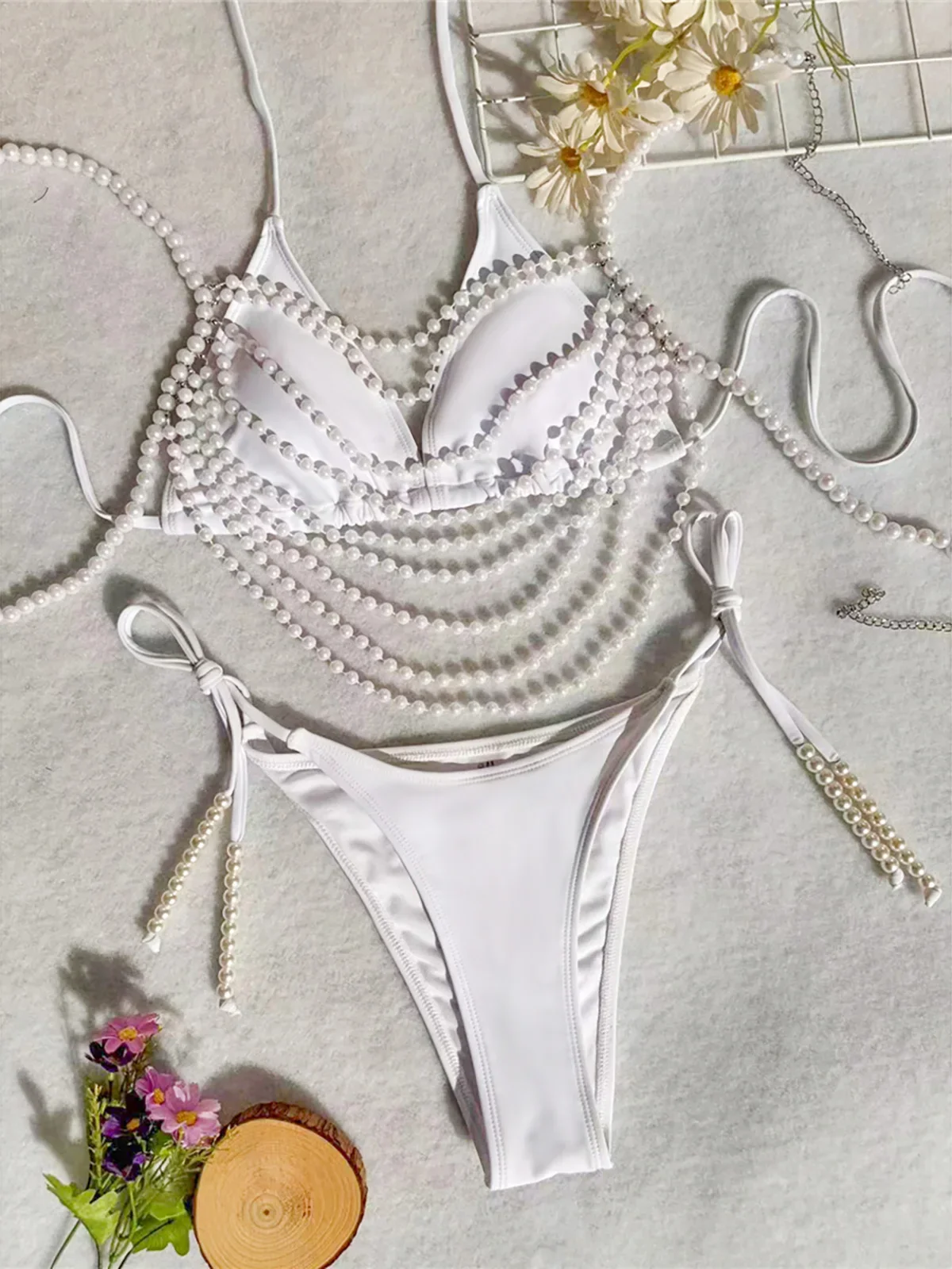 With Pearls Chains Halter High Cut Bikini Female Swimsuit Women Swimwear Three-pieces Bikini set Bather Bathing Suit Swim
With Pearls Chains Halter High Cut Bikini Female Swimsuit Women Swimwear Three-pieces Bikini set Bather Bathing Suit Swim