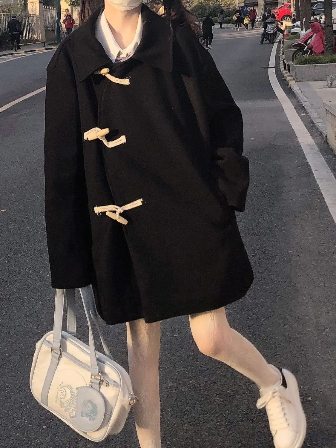 Длинное шерстяное пальто на пуговицах Fairy Japanese Kawaii Cuteore с черным рогом, осень-зима 2021, одежда Chaqueta Mujer Y2k, топы, куртка
Длинное шерстяное пальто на пуговицах Fairy Japanese Kawaii Cuteore с черным рогом, осень-зима 2021, одежда Chaqueta Mujer Y2k, топы, куртка