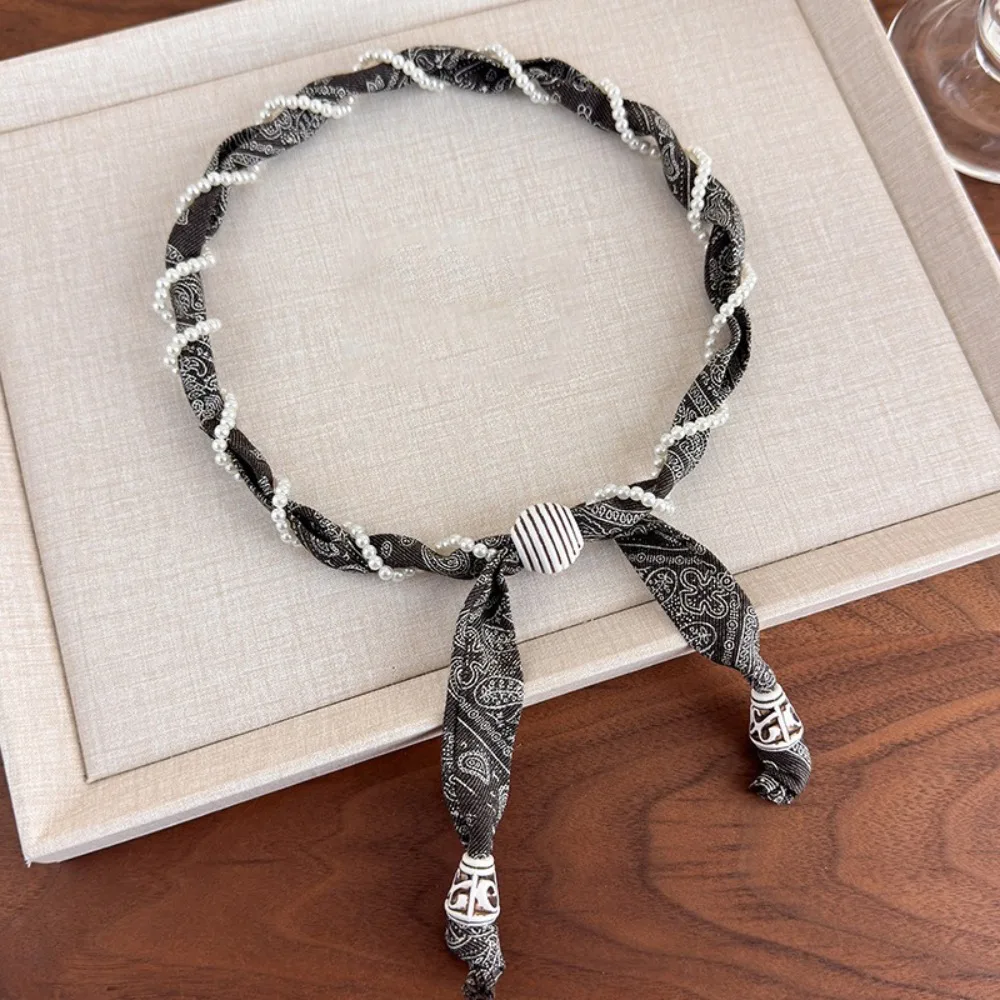 Vintage Flower Print Cashew Flower Scarf Resin Wood Beads Pearl Scarf Silk Scarf Necklace High-End Collar Long Chain
Vintage Flower Print Cashew Flower Scarf Resin Wood Beads Pearl Scarf Silk Scarf Necklace High-End Collar Long Chain