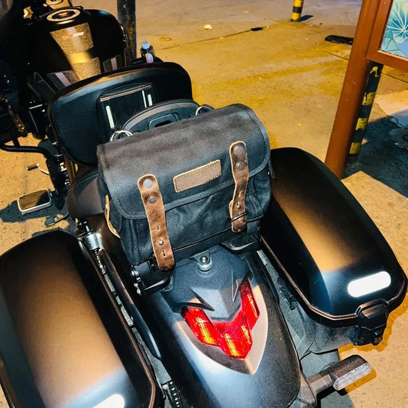 Detachable Motorcycle Bag Waterproof Bag Luggage Bag Riding Equipment One Shoulder Messenger with Head Leather
Detachable Motorcycle Bag Waterproof Bag Luggage Bag Riding Equipment One Shoulder Messenger with Head Leather