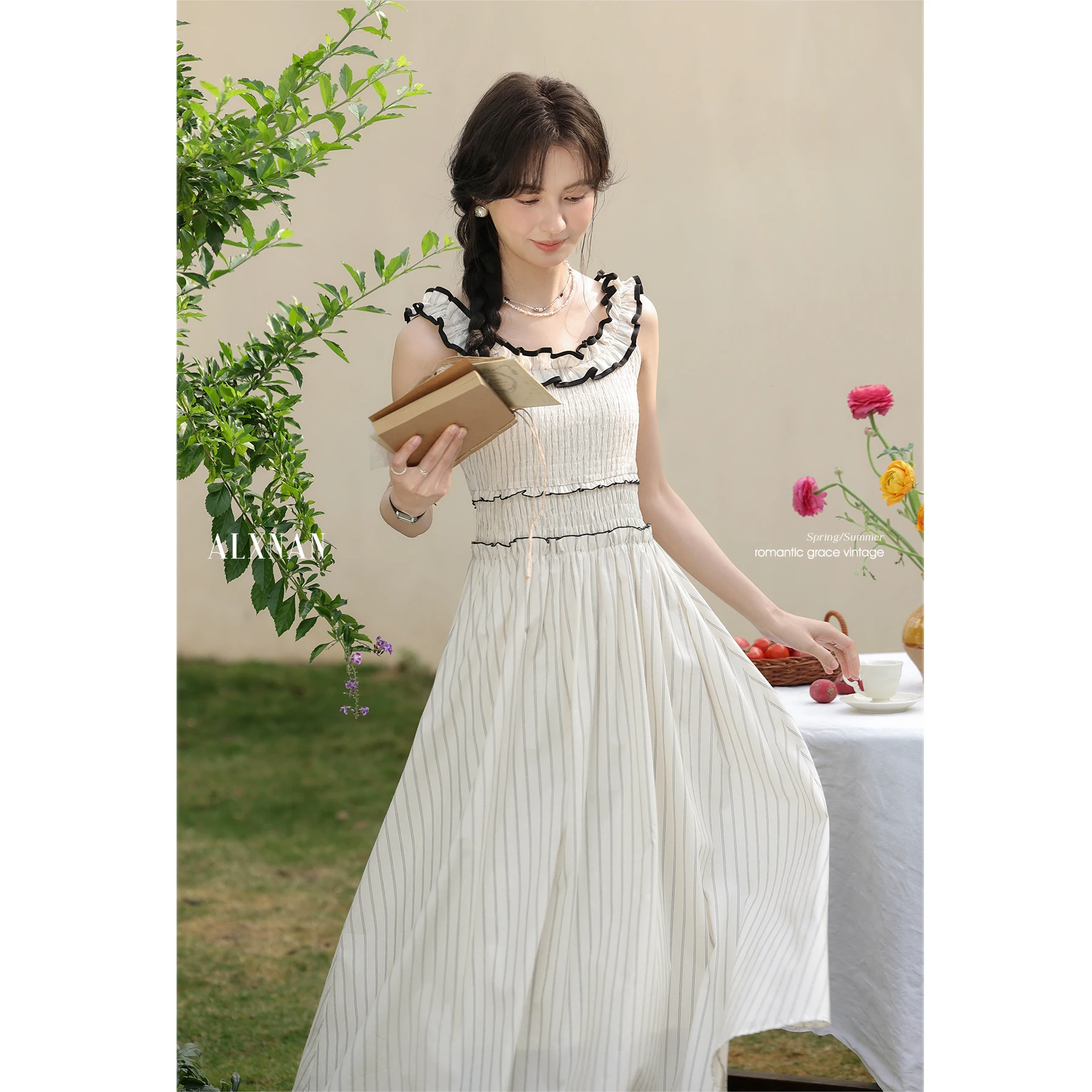 ALXNAN Off White Women's Long Dress Elegant Holiday Ruffle Striped Sleeveless Dresses 2025 Summer French Sweet Clothing L53577
ALXNAN Off White Women's Long Dress Elegant Holiday Ruffle Striped Sleeveless Dresses 2025 Summer French Sweet Clothing L53577
