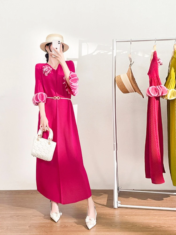 Miyake Pleated Heavy Industry Skirt Temperament Solid Color Commuter Dress V-neck Long Slim Dresses Women's 2025 Summer New
Miyake Pleated Heavy Industry Skirt Temperament Solid Color Commuter Dress V-neck Long Slim Dresses Women's 2025 Summer New