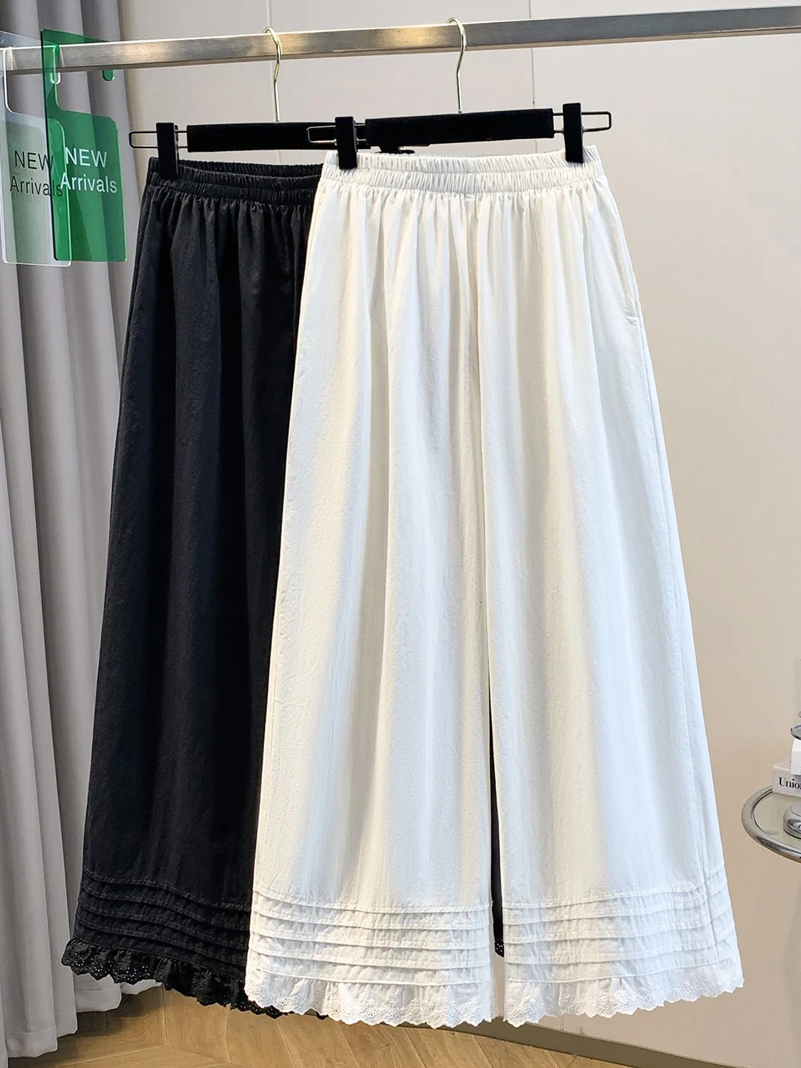 Хлопковые брюки с кружевной отделкой и широкими штанинами, женские летние брюки с высокой талией, свободные повседневные прямые длинные брюки в японском стиле
Хлопковые брюки с кружевной отделкой и широкими штанинами, женские летние брюки с высокой талией, свободные повседневные прямые длинные брюки в японском стиле