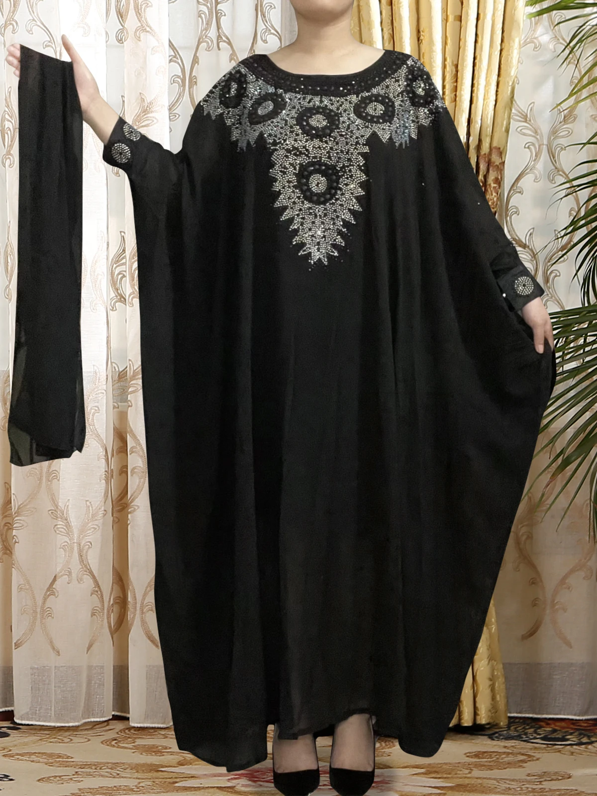 African Dresses For Women Muslim Boubou Robe 2022 Novelty Maxi Clothes Purple Color Eid O-neck New Beading Embroider With Hijab
African Dresses For Women Muslim Boubou Robe 2022 Novelty Maxi Clothes Purple Color Eid O-neck New Beading Embroider With Hijab