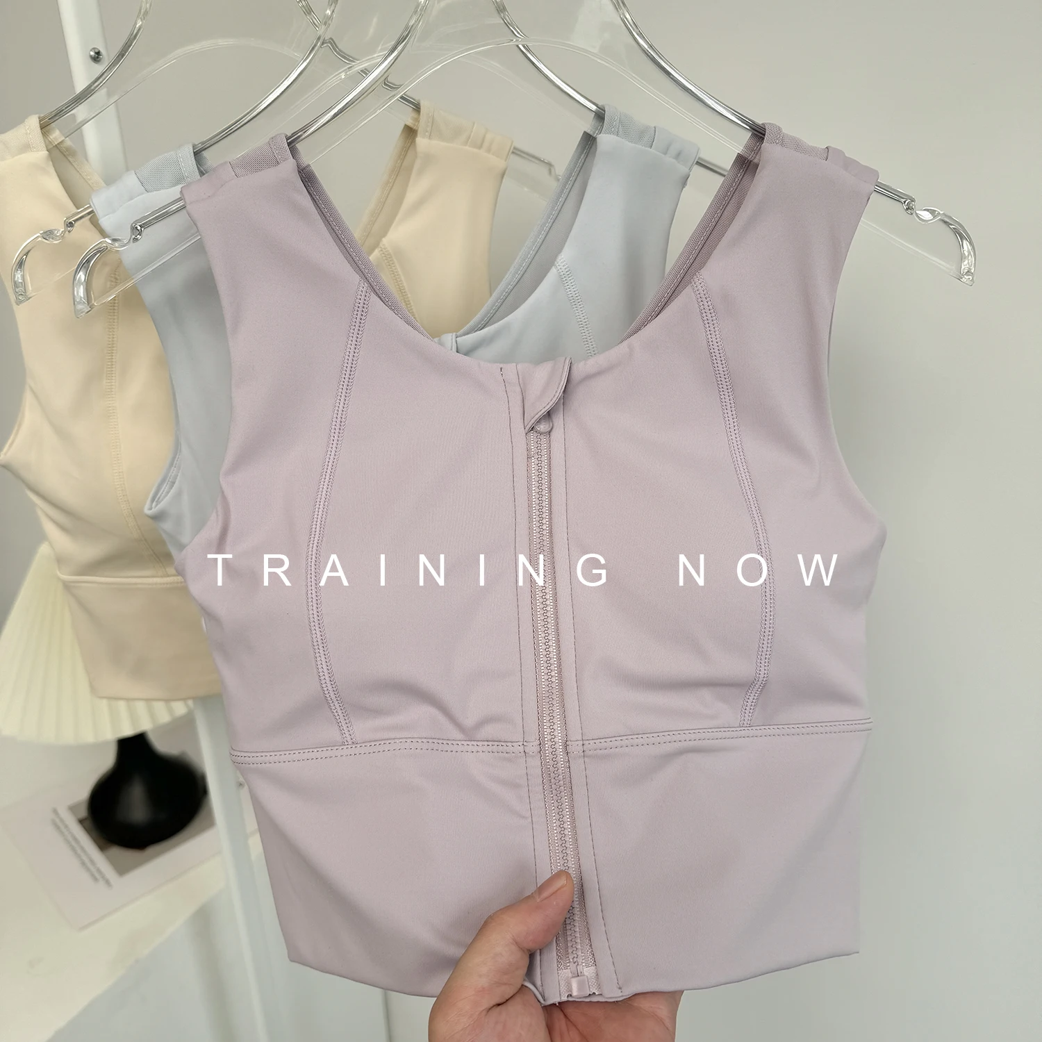 Женское спортивное нижнее белье высокой интенсивности с молнией спереди, противоударное, для бега, скоростная сушка, амортизирующий бюстгальтер для йоги, жилет для фитнеса
Женское спортивное нижнее белье высокой интенсивности с молнией спереди, противоударное, для бега, скоростная сушка, амортизирующий бюстгальтер для йоги, жилет для фитнеса