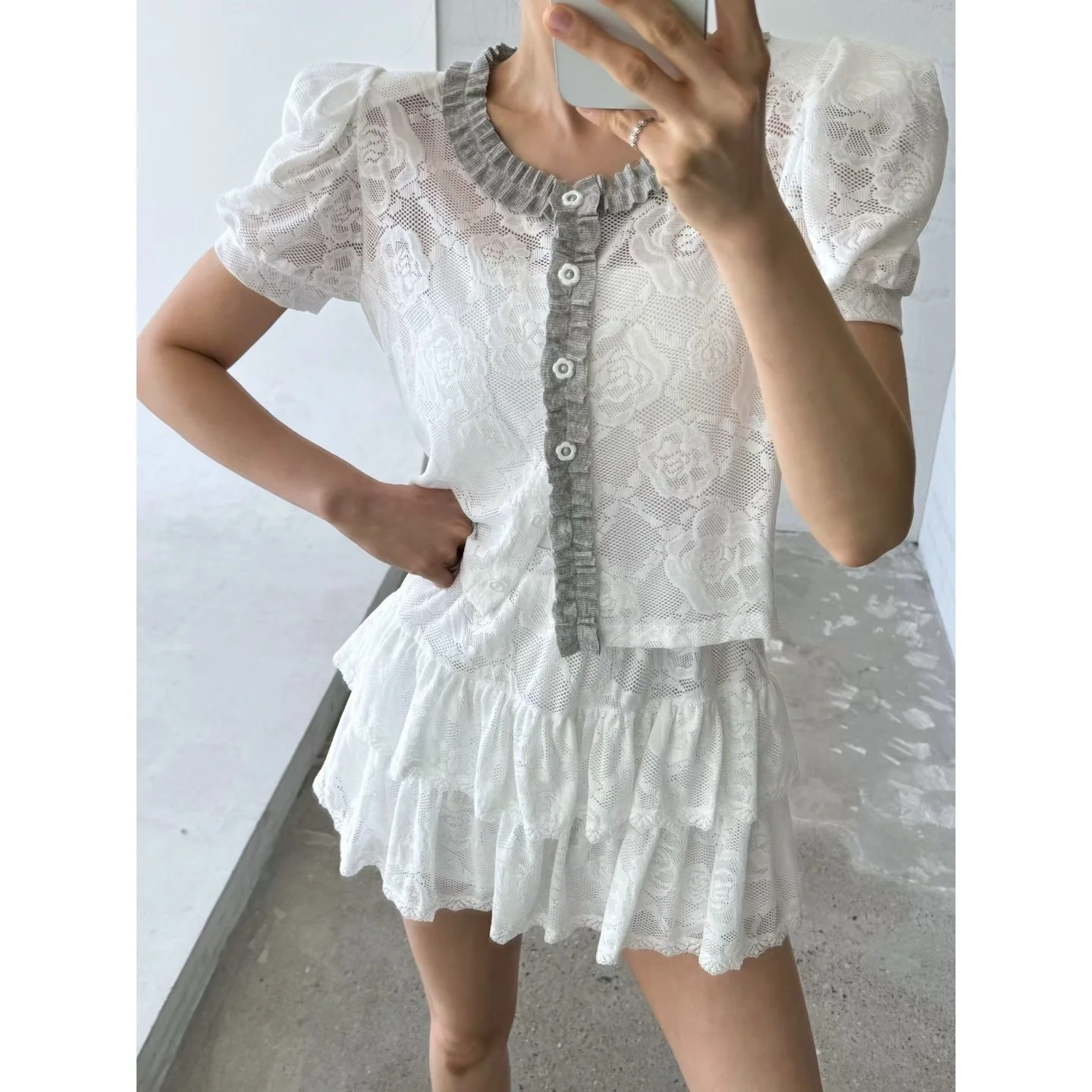 Korean Style Fashionable Spring Summer Lace Splicing Top plus Casual Skirt Set Women's Bubble Sleeve Short Sleeve Outfit
Korean Style Fashionable Spring Summer Lace Splicing Top plus Casual Skirt Set Women's Bubble Sleeve Short Sleeve Outfit
