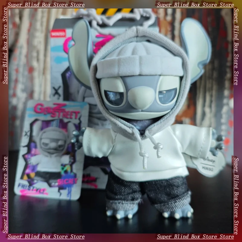 Оригинальный Miniso Stitch Genz Street Series, виниловая подвеска для лица, слепая коробка, коллекционный милый кулон на рюкзак, брелок, подарок на день рождения
Оригинальный Miniso Stitch Genz Street Series, виниловая подвеска для лица, слепая коробка, коллекционный милый кулон на рюкзак, брелок, подарок на день рождения