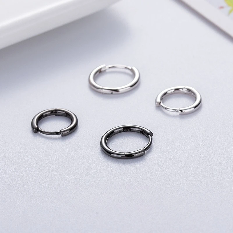 S925 Sterling Silver Solid Circle Earrings Unisex Black & Silver Ear Hoops Minimalist Fashion Ear Jewelry for Men and Women
S925 Sterling Silver Solid Circle Earrings Unisex Black & Silver Ear Hoops Minimalist Fashion Ear Jewelry for Men and Women
