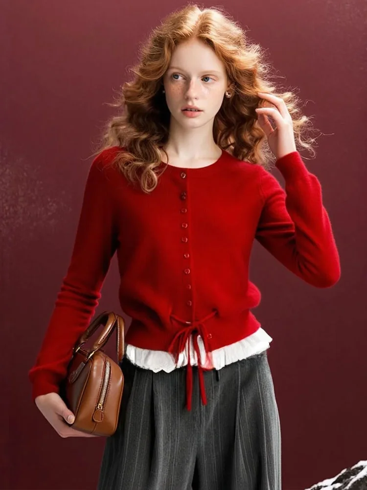 Новый вязаный свитер ZhuoZhi с красными кружевными вставками, зима 2025, с круглым вырезом, приталенный, открытый кардиган, женская мода
Новый вязаный свитер ZhuoZhi с красными кружевными вставками, зима 2025, с круглым вырезом, приталенный, открытый кардиган, женская мода