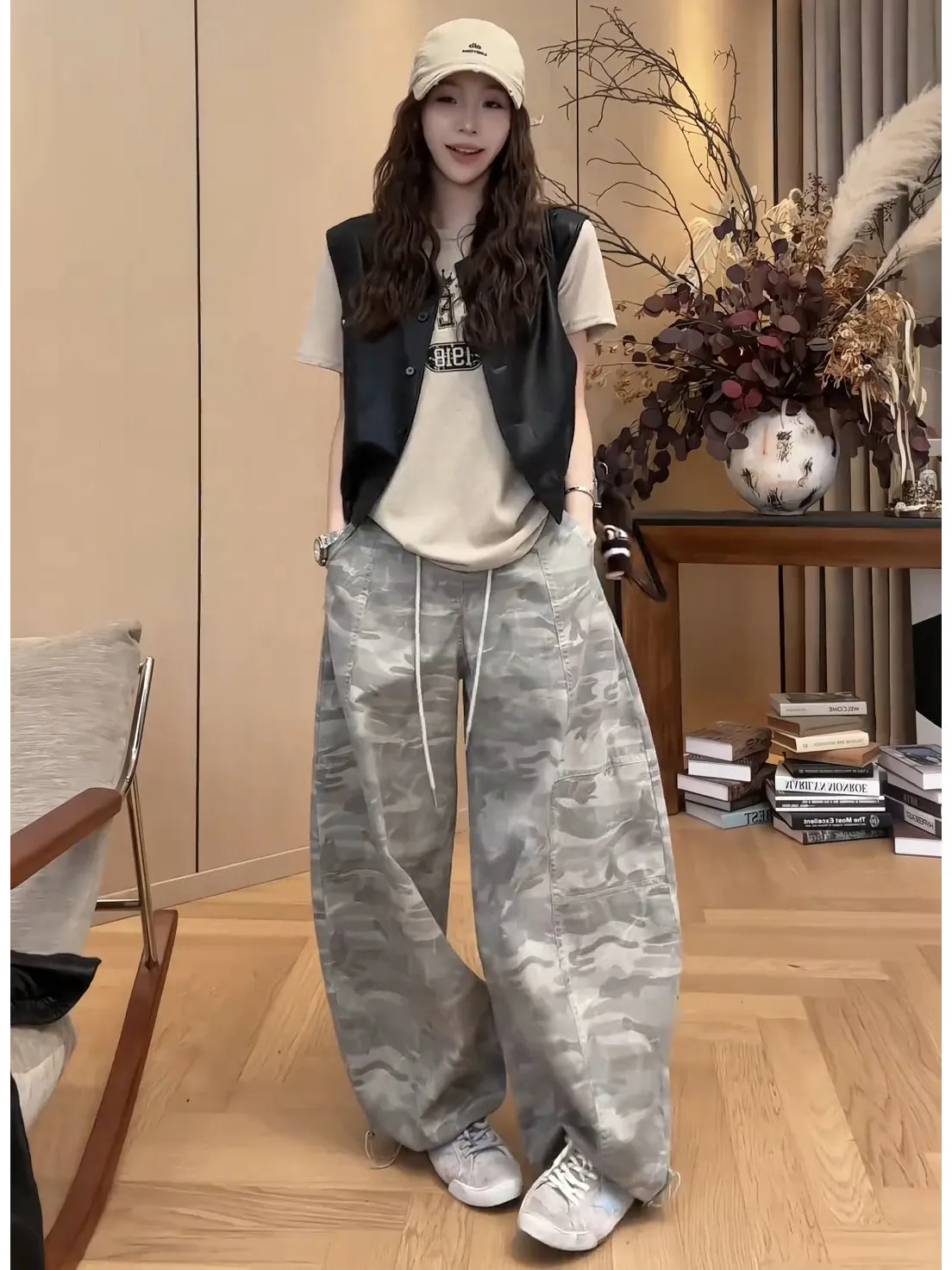 Lazy Style Summer Printed Short Sleeve T-Shirt Black Vest High Waist Camouflage Pants Women's Fashion Set Casual Style Polyes...
Lazy Style Summer Printed Short Sleeve T-Shirt Black Vest High Waist Camouflage Pants Women's Fashion Set Casual Style Polyes...