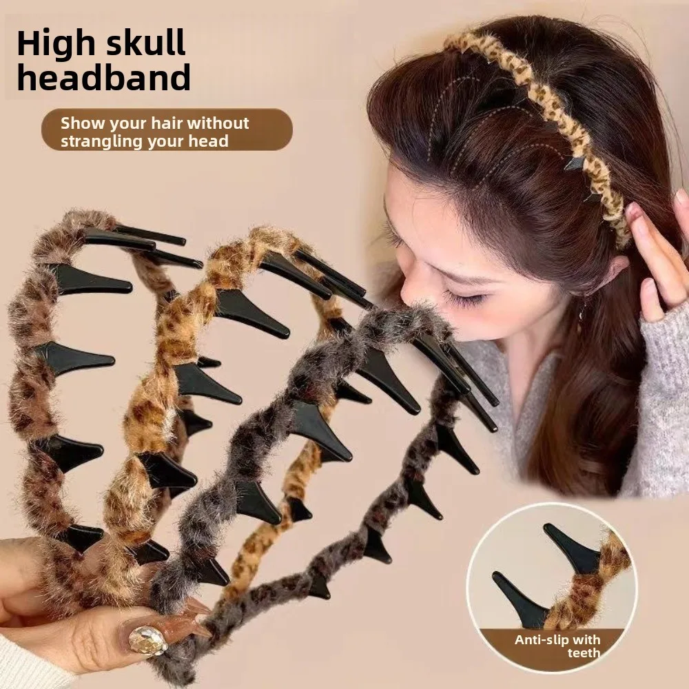 Fashion U Shape Hair Hoops Wave Comb Non-Slip Plush Teethed Hairband Leopard Pattern Solid Color Headwear for Women
Fashion U Shape Hair Hoops Wave Comb Non-Slip Plush Teethed Hairband Leopard Pattern Solid Color Headwear for Women
