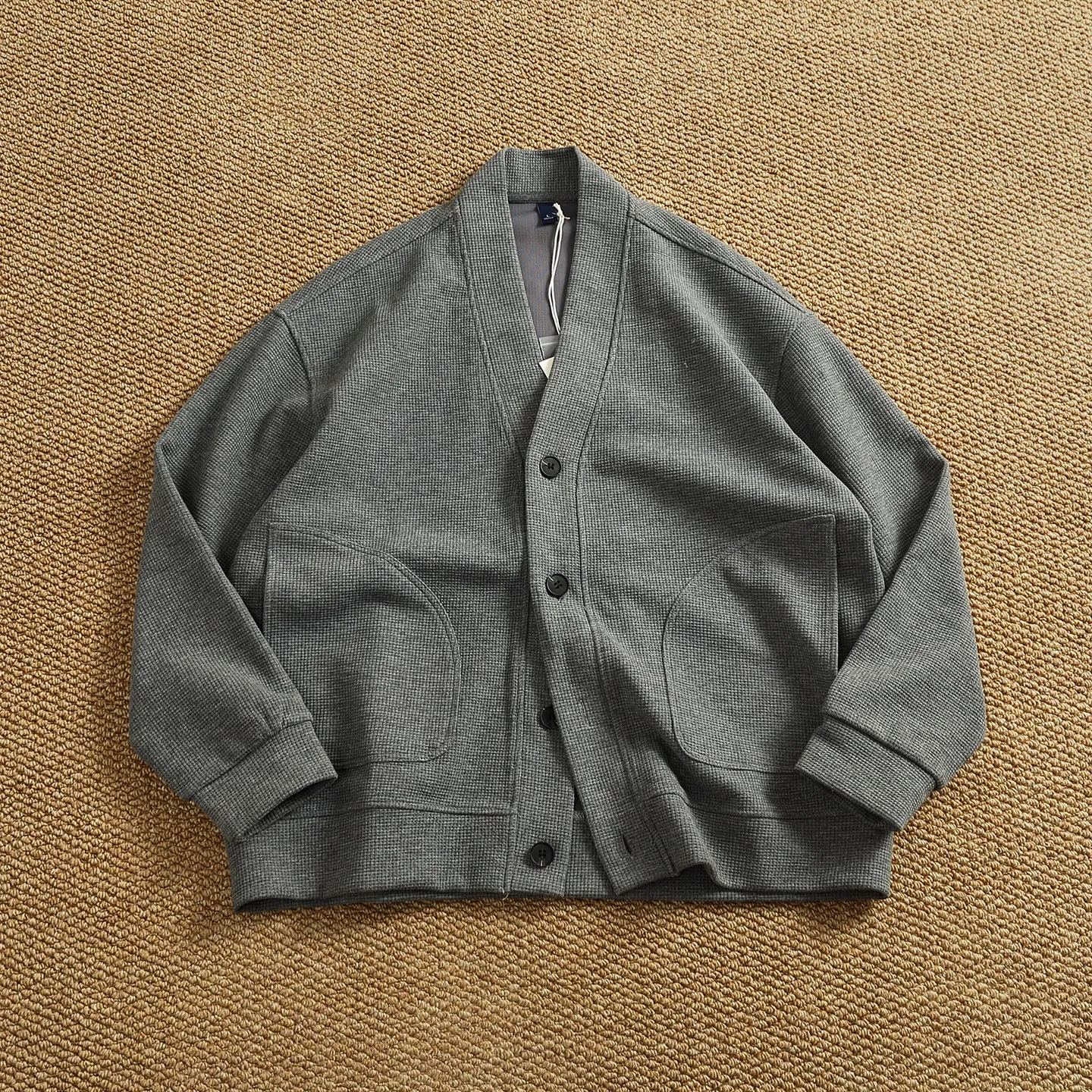 Мужской кардиган в стиле ретро, толстый, фактурный, с V-образным вырезом, без воротника, вязаный свитер
Мужской кардиган в стиле ретро, толстый, фактурный, с V-образным вырезом, без воротника, вязаный свитер