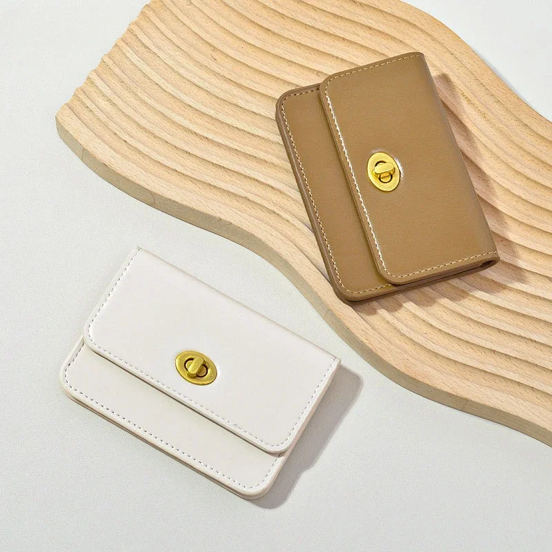 Women's Retro Lock Card Holder - Multi-Layer Solid Color Money Organizer, Simple Premium Purse Insert (Stylish & Practical) 지갑
Women's Retro Lock Card Holder - Multi-Layer Solid Color Money Organizer, Simple Premium Purse Insert (Stylish & Practical) 지갑