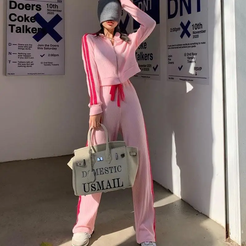 Autumn Casual Sporty Patchwork 2Piece Sets Woman Long Sleeve Zip-up Drawstring Hooded Jackets And Flare Pants Outfits
Autumn Casual Sporty Patchwork 2Piece Sets Woman Long Sleeve Zip-up Drawstring Hooded Jackets And Flare Pants Outfits