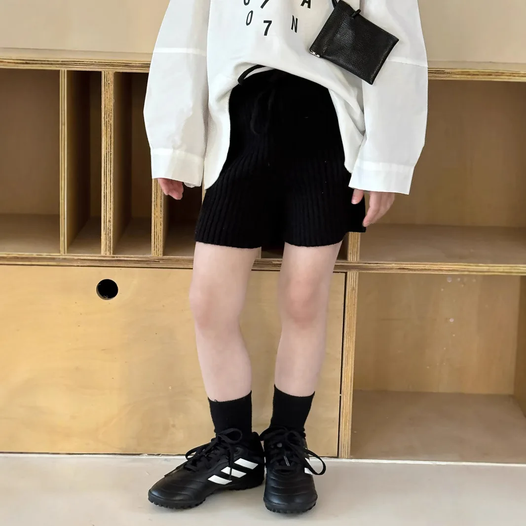 Children's Clothing 2025 Girls' Knitted Casual Wide Leg Pants, Baby Girls' Spicy High Waisted A-line Solid Color Woolen Shorts
Children's Clothing 2025 Girls' Knitted Casual Wide Leg Pants, Baby Girls' Spicy High Waisted A-line Solid Color Woolen Shorts