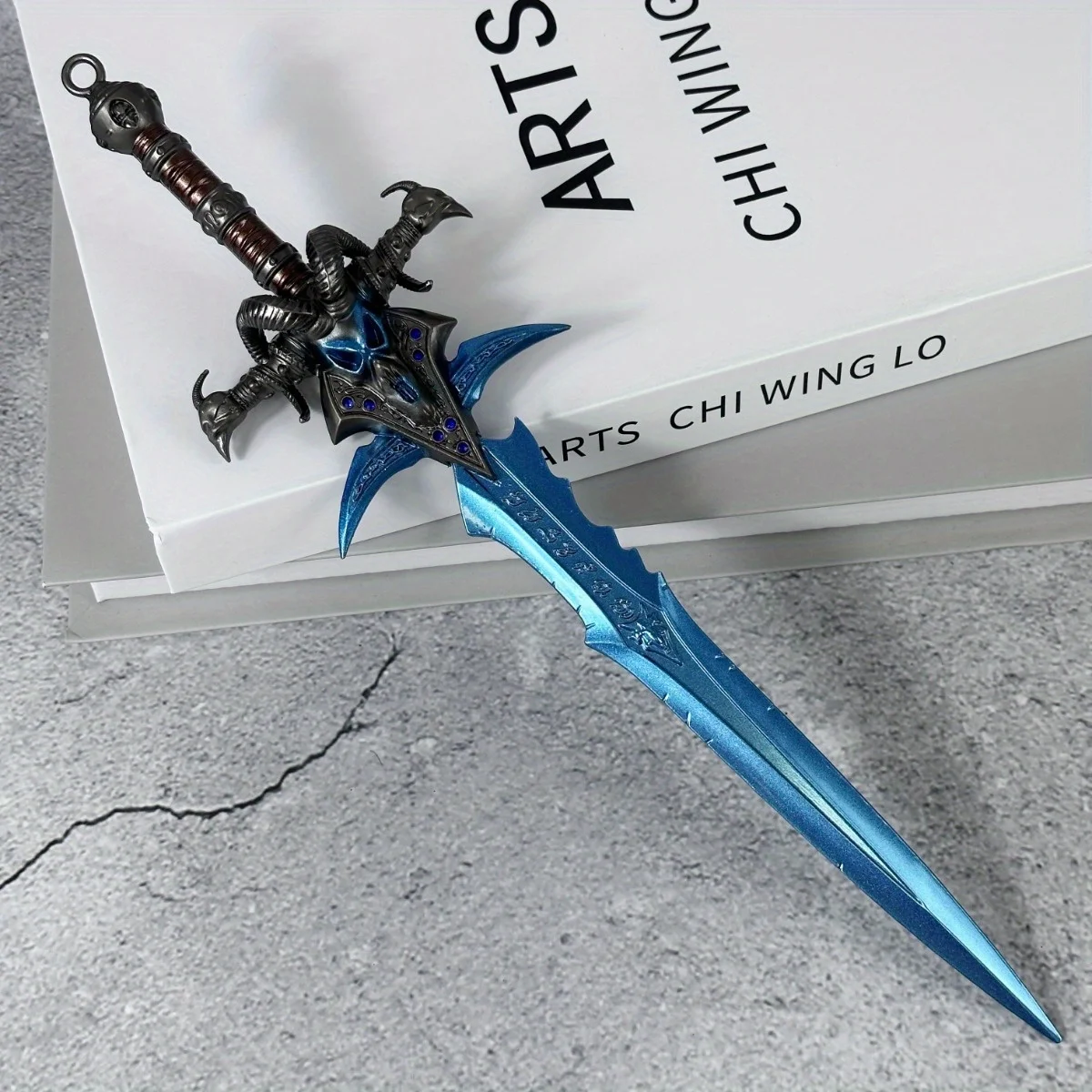 11in Metal Frostmourne Katana Blue Sword Blade Real Size Japanese Katana Anime World of Warcraft Ninja Knife Samurai Sabre Gift
11in Metal Frostmourne Katana Blue Sword Blade Real Size Japanese Katana Anime World of Warcraft Ninja Knife Samurai Sabre Gift