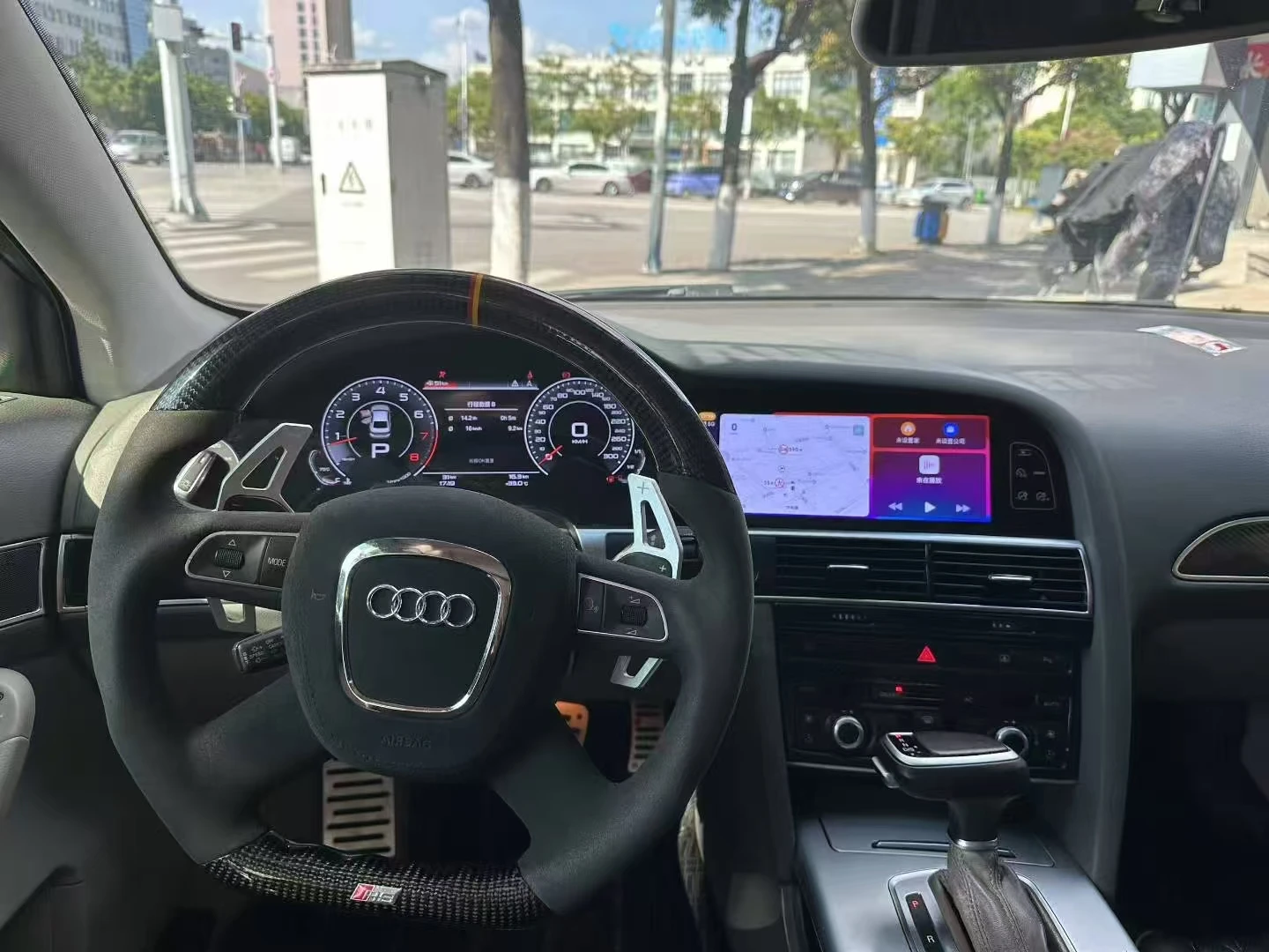 Двухэкранный автомобильный радиоприемник Android и цифровая приборная панель для Audi Q7 2005-2015 с Carplay, Android GPS, навигационным экраном и автозапуском.
Двухэкранный автомобильный радиоприемник Android и цифровая приборная панель для Audi Q7 2005-2015 с Carplay, Android GPS, навигационным экраном и автозапуском.