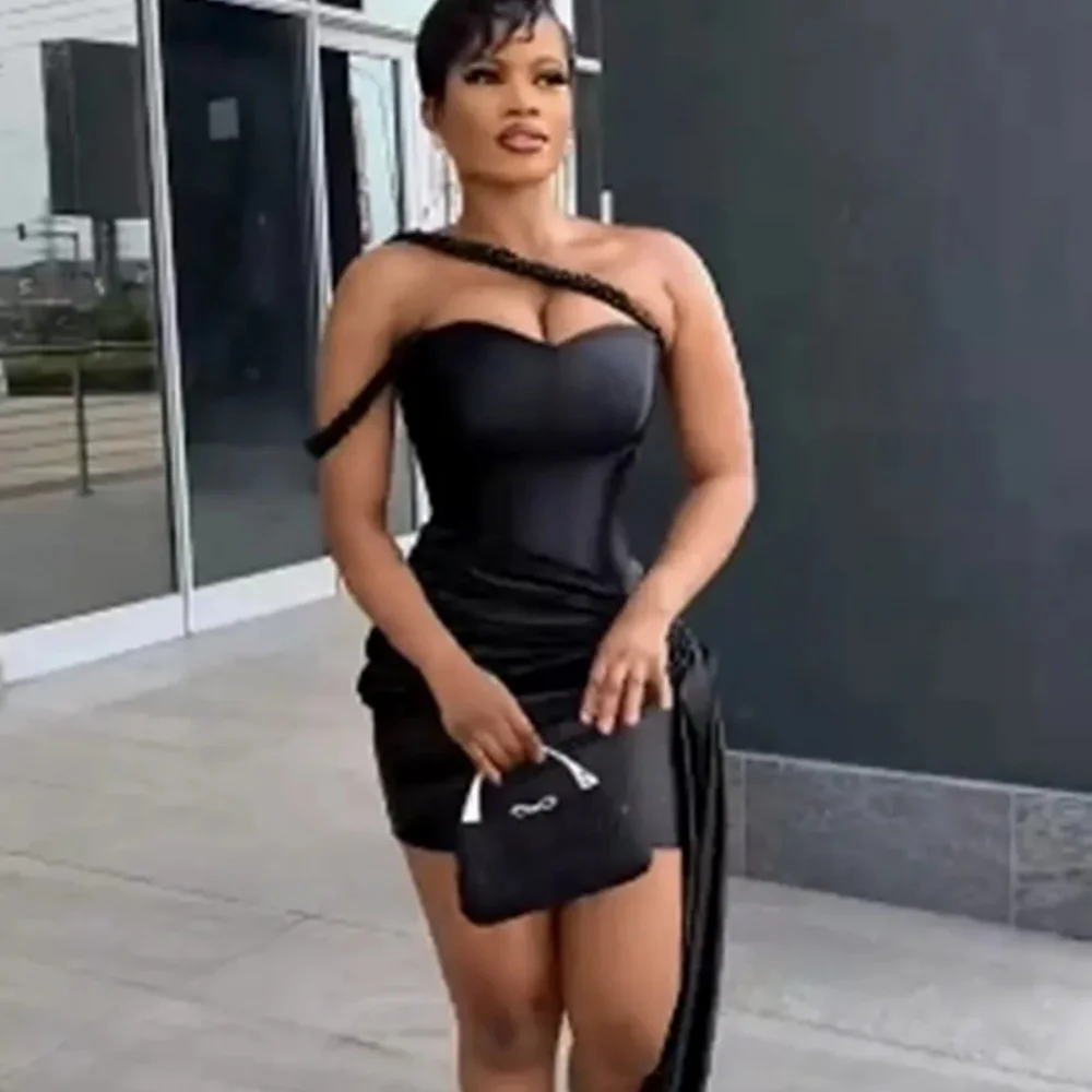 Sexy Short Bodycon Ball Gown Beaded Spaghetti Satin Cocktail Party Dress Women Sweetheart Neck Mini Special Occasion Dress
Sexy Short Bodycon Ball Gown Beaded Spaghetti Satin Cocktail Party Dress Women Sweetheart Neck Mini Special Occasion Dress