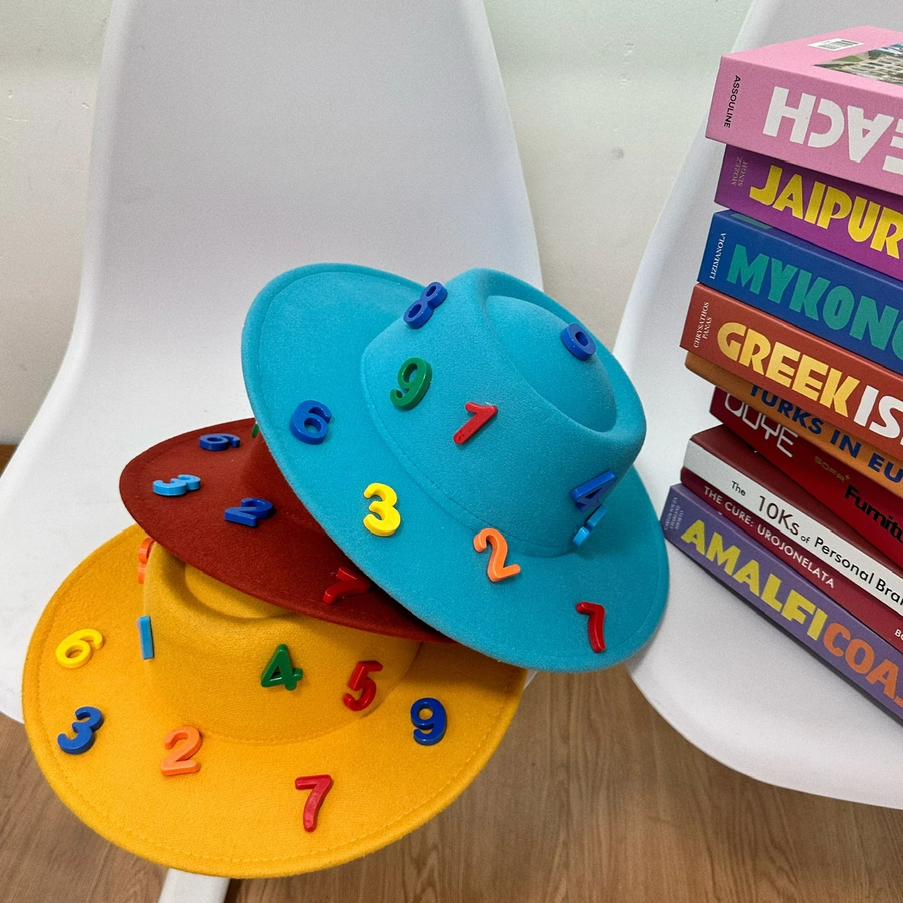 A Treasure for Every Hand, Versatile for Ten Thousand Years, Retro French Flat Top Jazz Hat, Top Hat, Colorful Children's Fun Di
A Treasure for Every Hand, Versatile for Ten Thousand Years, Retro French Flat Top Jazz Hat, Top Hat, Colorful Children's Fun Di