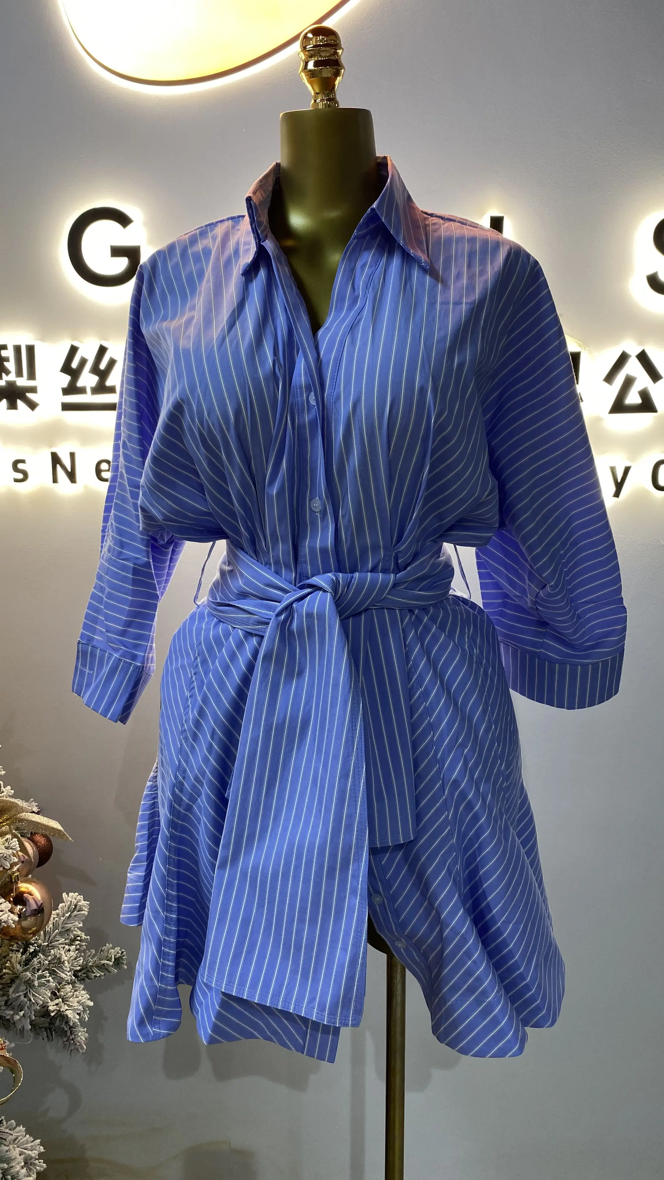 2025 Spring and Autumn Casual Women's Elegant Lapel Collar Button Striped Dress-GZMM395
2025 Spring and Autumn Casual Women's Elegant Lapel Collar Button Striped Dress-GZMM395