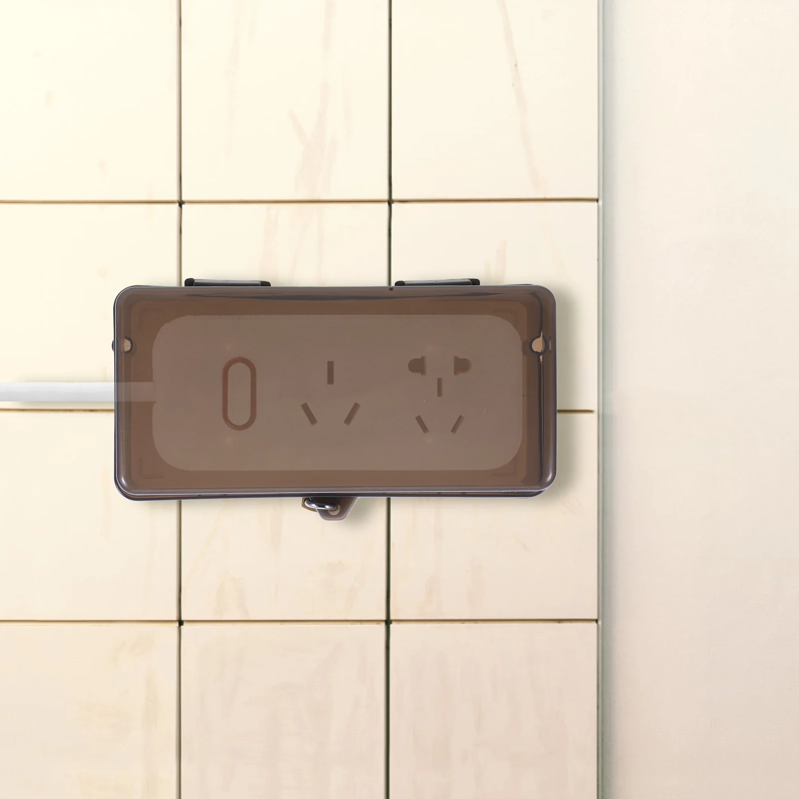 Outdoor Waterproof Electrical Box Weatherproof Socket Protector Power Strip Extension Cord Cover Outdoor Power Outlet Safety
Outdoor Waterproof Electrical Box Weatherproof Socket Protector Power Strip Extension Cord Cover Outdoor Power Outlet Safety