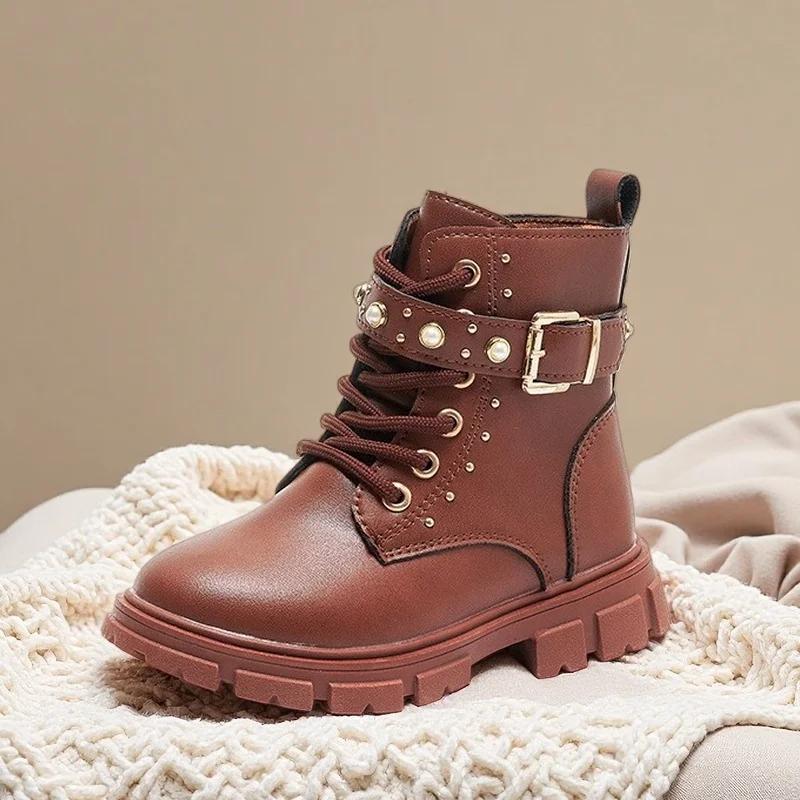 Girls Beige Ankle Boots 2026 Fall Winter New Flat Leather Boots for Big Kids Soft Sole Casual Riding Boots Non-Slip Side Zipper
Girls Beige Ankle Boots 2026 Fall Winter New Flat Leather Boots for Big Kids Soft Sole Casual Riding Boots Non-Slip Side Zipper