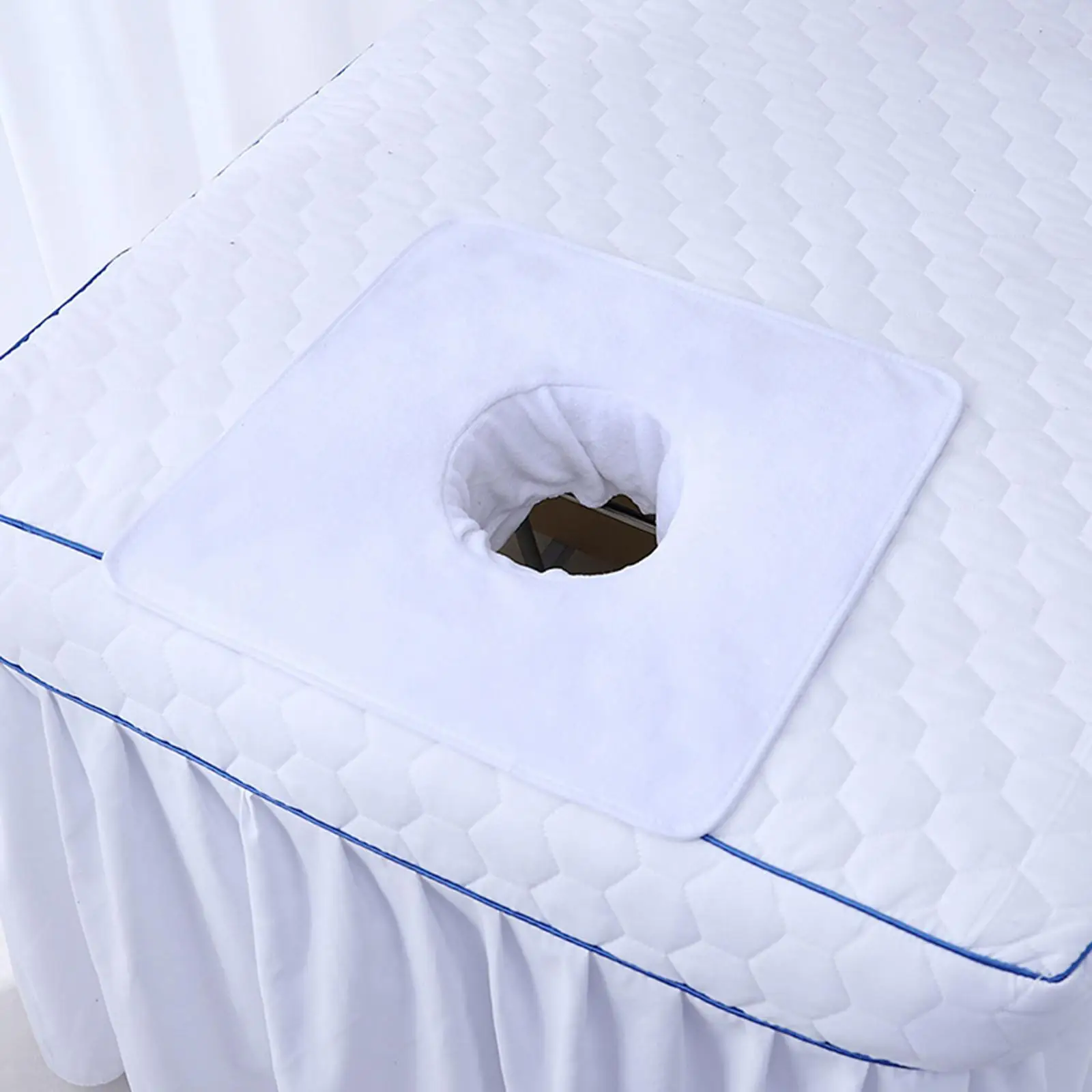 Massage Table Towel with Face Hole Sturdy Comfortable Reusable Massage Towel Microfiber Face Towel Soft for SPA Beauty Salons
Massage Table Towel with Face Hole Sturdy Comfortable Reusable Massage Towel Microfiber Face Towel Soft for SPA Beauty Salons