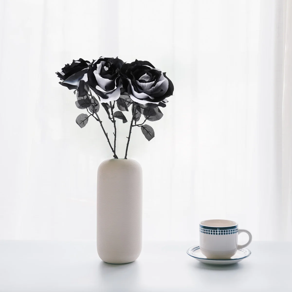 3Pcs Simulation Rose Fine Workmanship Halloween Prop Wedding Home Ornament Party Decorative Photo Background Simulation Rose
3Pcs Simulation Rose Fine Workmanship Halloween Prop Wedding Home Ornament Party Decorative Photo Background Simulation Rose