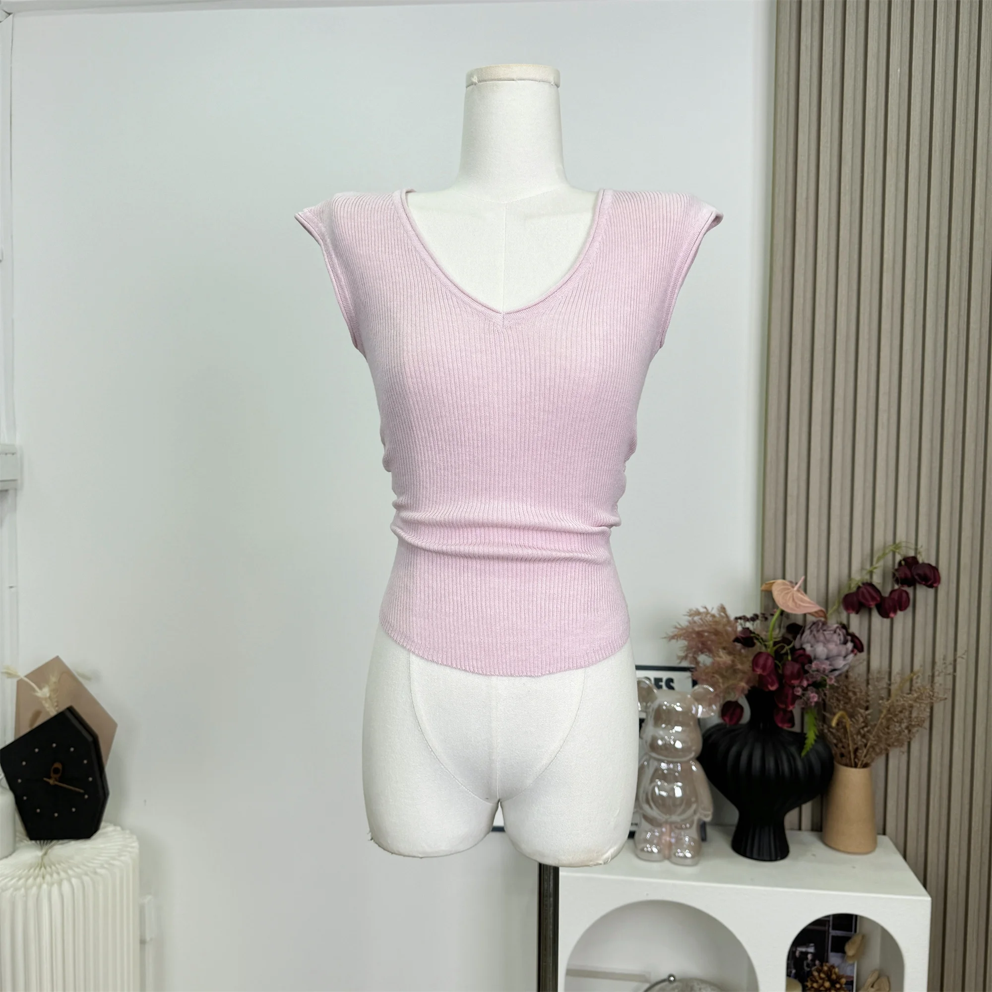Sexy V-neck Low-cut ort-sved Knitted T-irt Elastic Slim-fit Korean Commute Pure Color Summer Top for Women
Sexy V-neck Low-cut ort-sved Knitted T-irt Elastic Slim-fit Korean Commute Pure Color Summer Top for Women