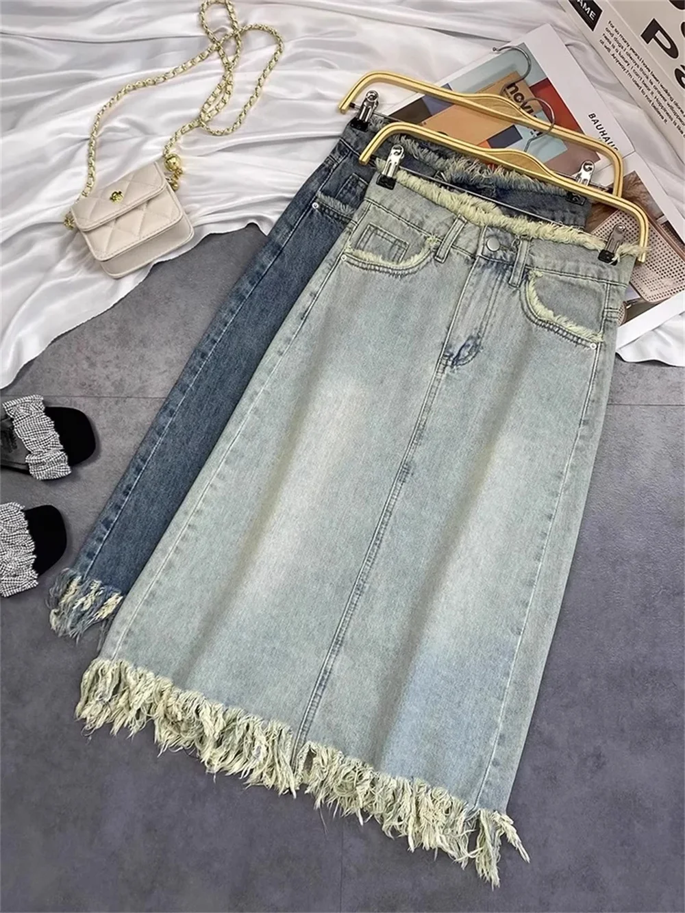 Mid-Calf Tassel Jean Skirts Women New Teenage Girls Denim Skirts Casual Summer High-Waist Retro Thin Casual Skirt Korean Style
Mid-Calf Tassel Jean Skirts Women New Teenage Girls Denim Skirts Casual Summer High-Waist Retro Thin Casual Skirt Korean Style