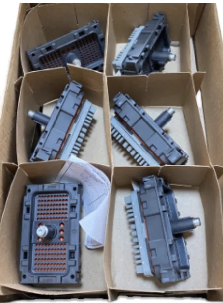 1PCS/LOT DRCP26-126SA 126PIN DEU TSCH plug car connector
1PCS/LOT DRCP26-126SA 126PIN DEU TSCH plug car connector