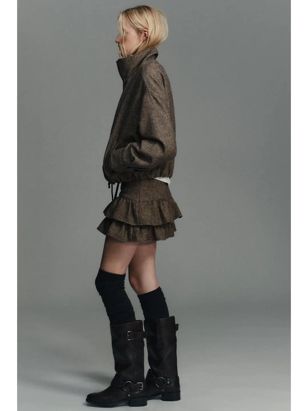 Осень-зима, клетчатый воротник-стойка, джемпер с низкой талией, брюки, женский модный комплект, длинный свек, повседневный комплект
Осень-зима, клетчатый воротник-стойка, джемпер с низкой талией, брюки, женский модный комплект, длинный свек, повседневный комплект