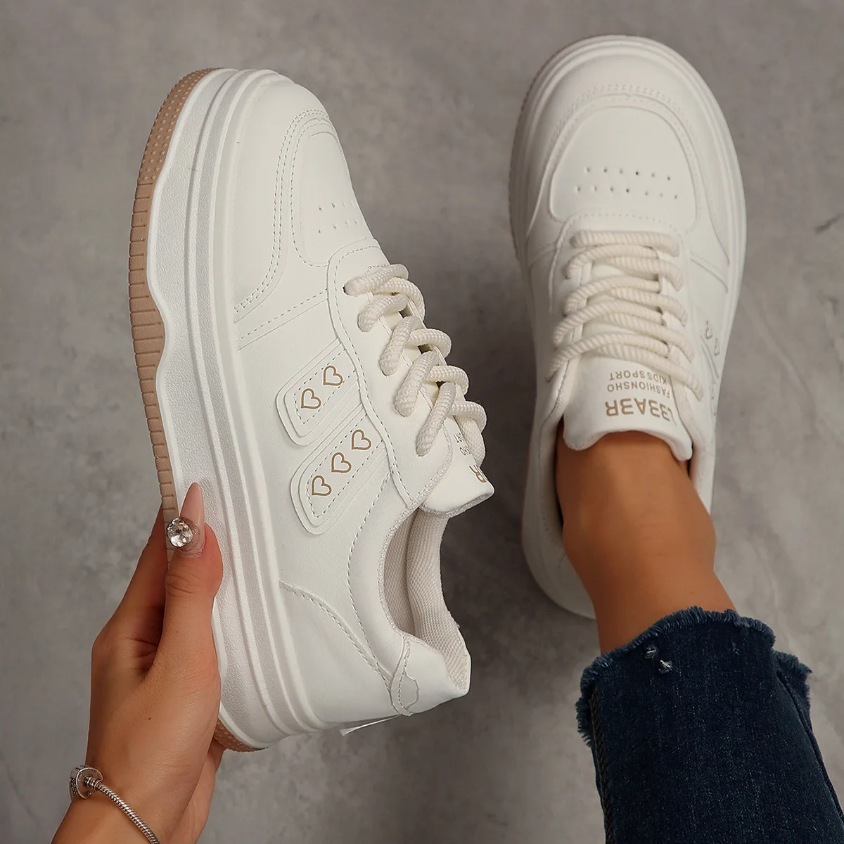 2026 New White Shoes, Women's Plus Size Casual Board Shoes, Thick Soled Lace Up Sports Shoes
2026 New White Shoes, Women's Plus Size Casual Board Shoes, Thick Soled Lace Up Sports Shoes