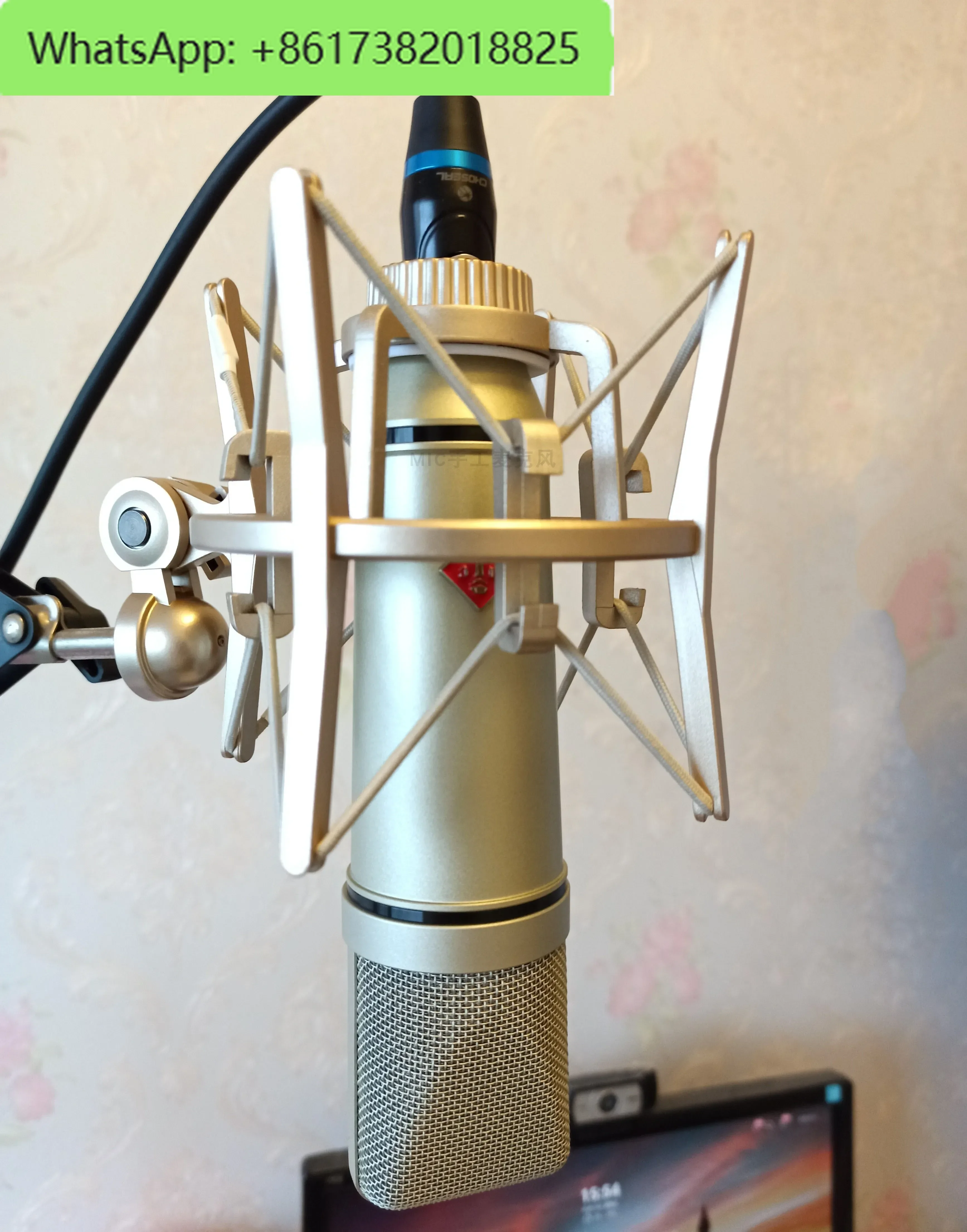 Handmade boutique 48V large-diaphragm core condenser microphone microphone anchor live recording singing professional
Handmade boutique 48V large-diaphragm core condenser microphone microphone anchor live recording singing professional
