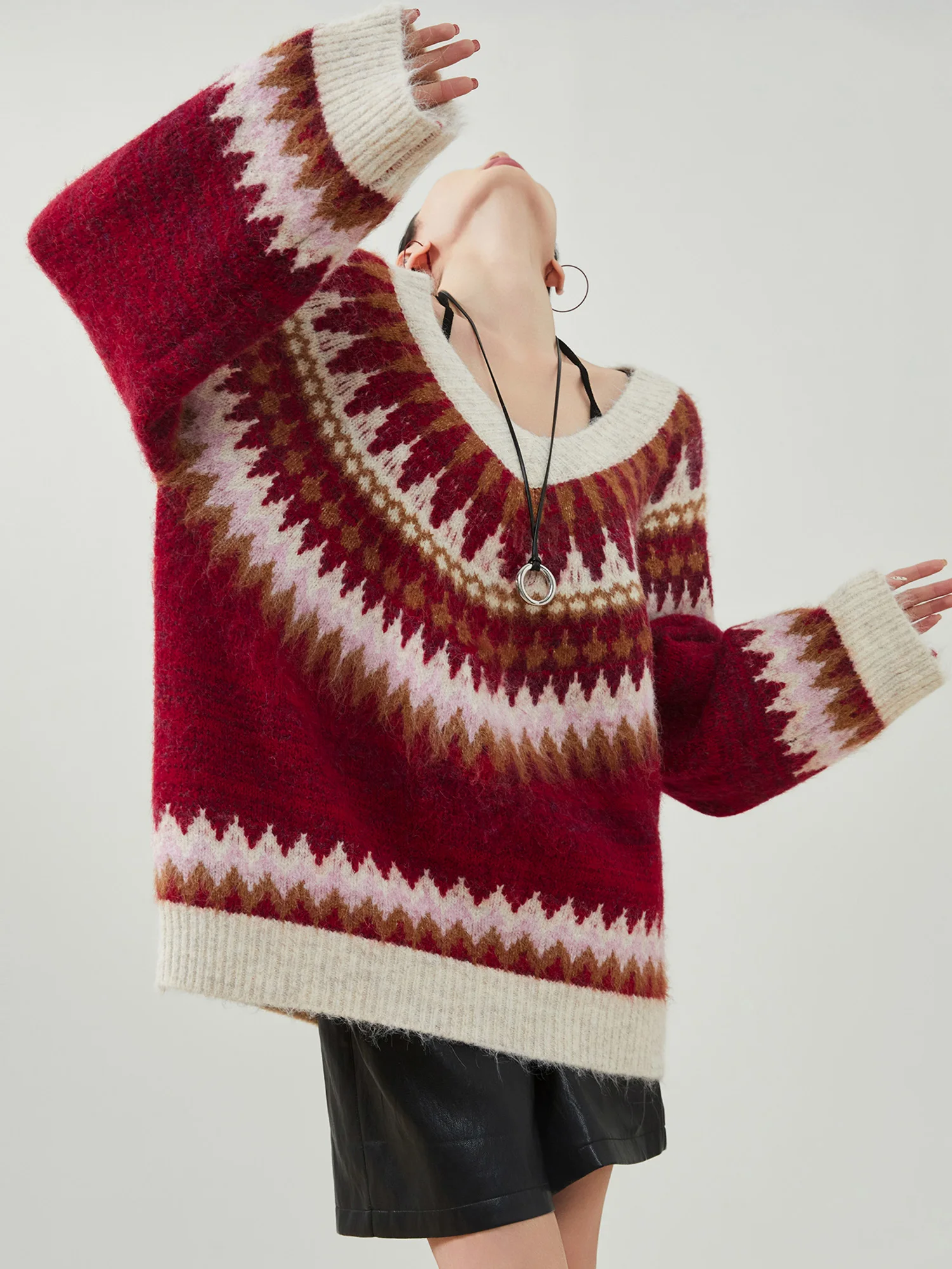 Утепленный вязаный свитер с V-образным вырезом для женщин, повседневный, с красивым узором Fair Isle, с длинными рукавами, для праздников
Утепленный вязаный свитер с V-образным вырезом для женщин, повседневный, с красивым узором Fair Isle, с длинными рукавами, для праздников