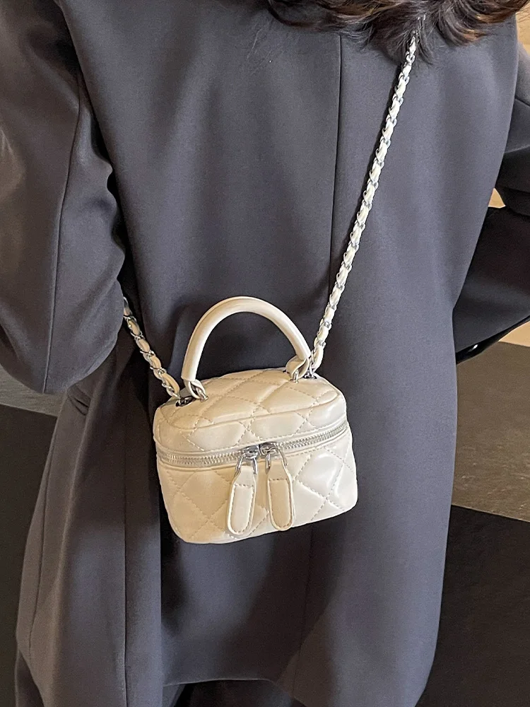 Fashion PU leather Box Shaped Adjustable Chain Luxury Designer Crossbody Square Bag Women Girl Shoulder Bagall Flap Bag
Fashion PU leather Box Shaped Adjustable Chain Luxury Designer Crossbody Square Bag Women Girl Shoulder Bagall Flap Bag