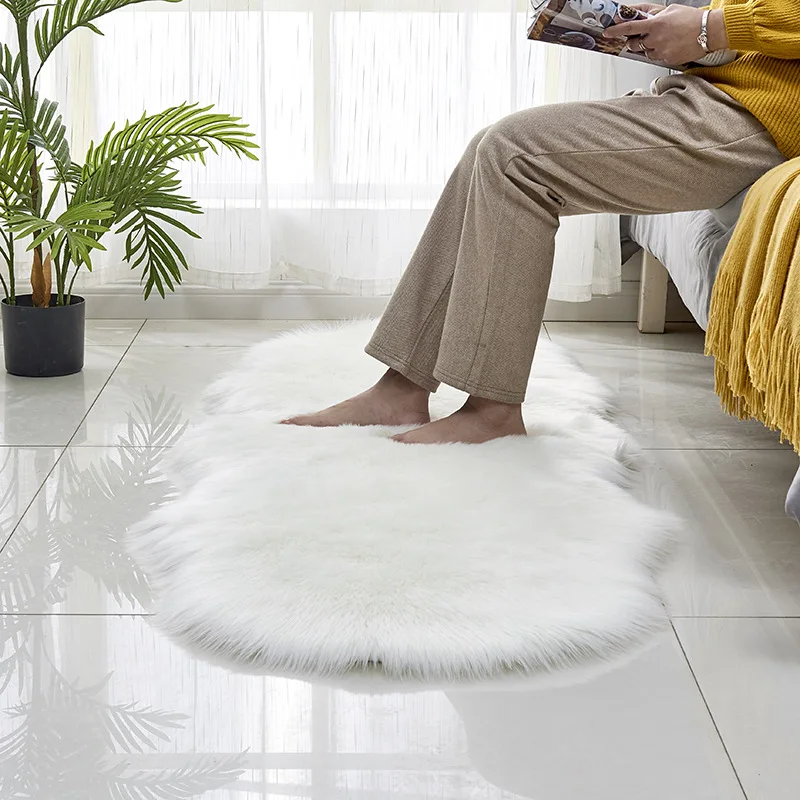 Long Faux Wool Irregular Sofa Carpet Solid Color European and American Soft Footpad Living Room Bedroom Non-Slip Floor Mats
Long Faux Wool Irregular Sofa Carpet Solid Color European and American Soft Footpad Living Room Bedroom Non-Slip Floor Mats
