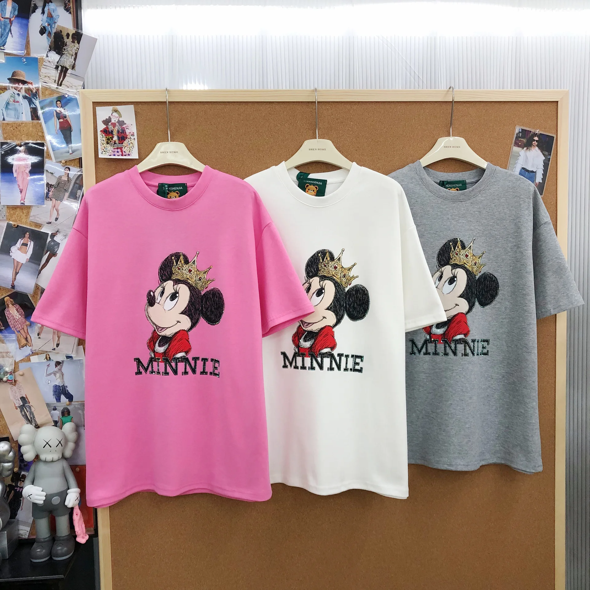 Новая модная футболка в американском стиле из свободного хлопка с коротким рукавом, весна-лето, с круглым вырезом, стразами и мультяшным принтом, пуловер
Новая модная футболка в американском стиле из свободного хлопка с коротким рукавом, весна-лето, с круглым вырезом, стразами и мультяшным принтом, пуловер