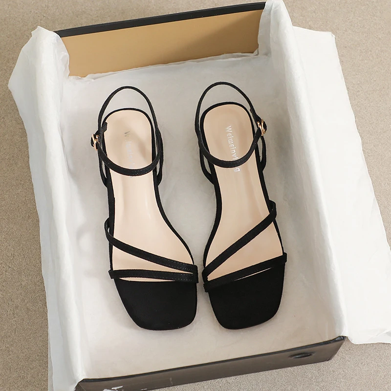 Women's single-strap sandals 2026 Korean version simple French style slip-on flat sandals women's casual plus-size summer sandal
Women's single-strap sandals 2026 Korean version simple French style slip-on flat sandals women's casual plus-size summer sandal