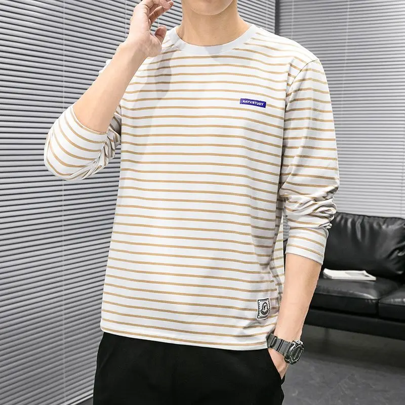 Long Sleeved T-shirt New Spring/Summer Trend Men's Slim Fit Fashion Handsome T-shirt Round Neck Stripe Versatile Men's Top
Long Sleeved T-shirt New Spring/Summer Trend Men's Slim Fit Fashion Handsome T-shirt Round Neck Stripe Versatile Men's Top
