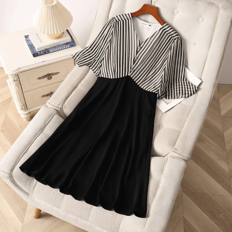 Women's Clothing New Summer Comfortable Fashionable High-End Button-Up Short Sleeve Midi Dress Black Stripes V-Neck Trendy Mom
Women's Clothing New Summer Comfortable Fashionable High-End Button-Up Short Sleeve Midi Dress Black Stripes V-Neck Trendy Mom