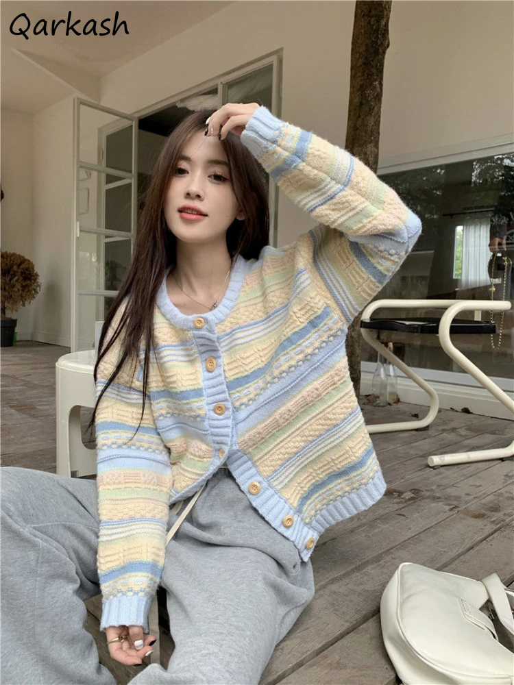Chic Candy Color Striped Knitted Cardigan Women Fashion All-match Soft Warm Coats Girls Sweet Young Loose Leisure Overcoats Ins
Chic Candy Color Striped Knitted Cardigan Women Fashion All-match Soft Warm Coats Girls Sweet Young Loose Leisure Overcoats Ins