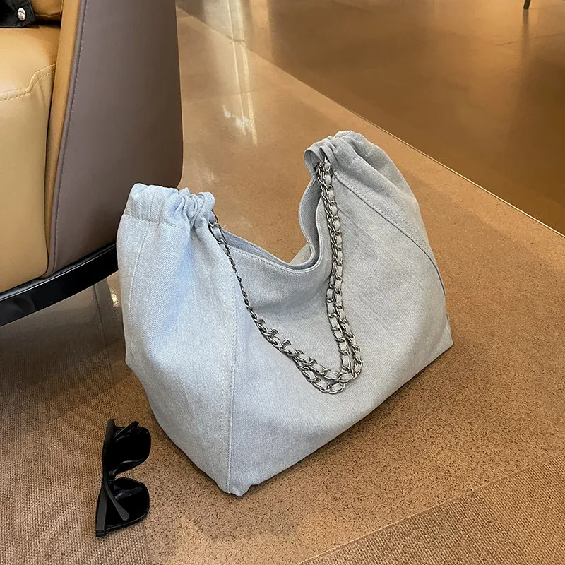 Women's Large Capacity Denim Chain Tote Bag, 2026 New Fashion Shoulder Handbag for Daily Commute, Spring & Summer Texture Design
Women's Large Capacity Denim Chain Tote Bag, 2026 New Fashion Shoulder Handbag for Daily Commute, Spring & Summer Texture Design
