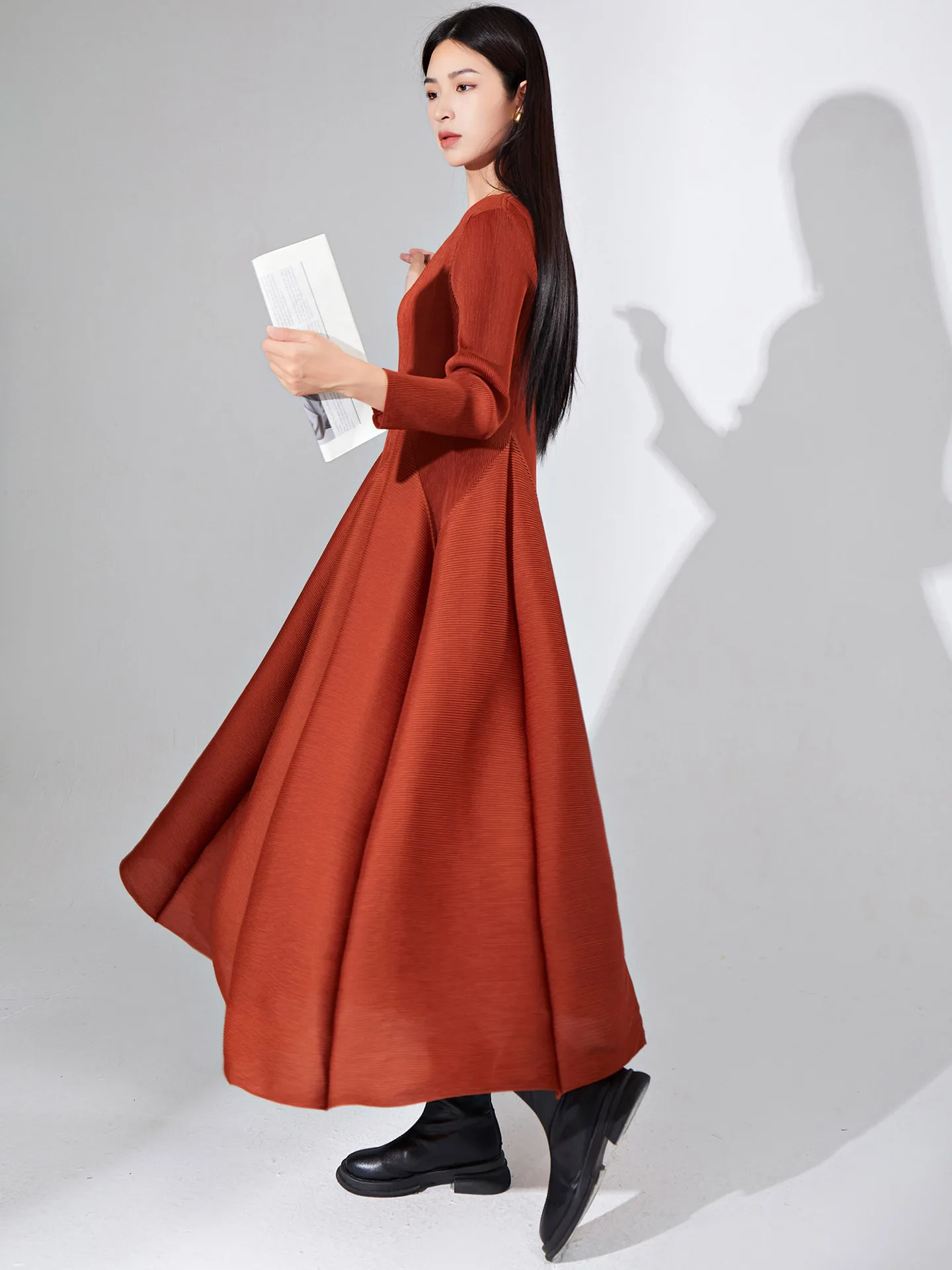 Women's Dress Autumn High-end Pleated Solid Color Round Neck Long Sleeve Loose Elegant Slimming A- Line Dress
Women's Dress Autumn High-end Pleated Solid Color Round Neck Long Sleeve Loose Elegant Slimming A- Line Dress
