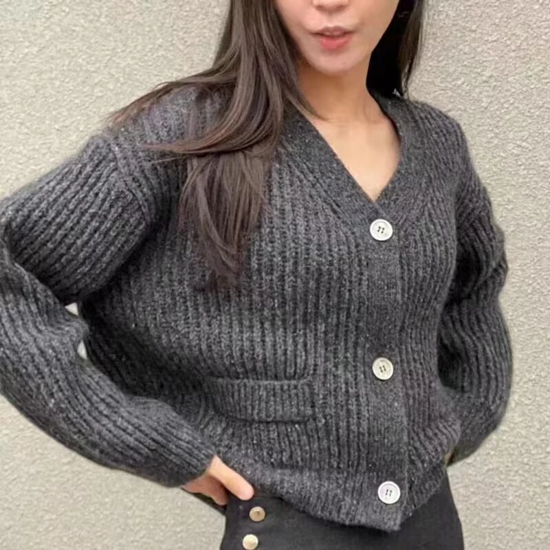 2023 Vintage Long Sleeve Solid Knitted Sweater Casual Single Breasted Soft Cardigan Autumn/Winter Pocket Short Coat Jumper 28390
2023 Vintage Long Sleeve Solid Knitted Sweater Casual Single Breasted Soft Cardigan Autumn/Winter Pocket Short Coat Jumper 28390
